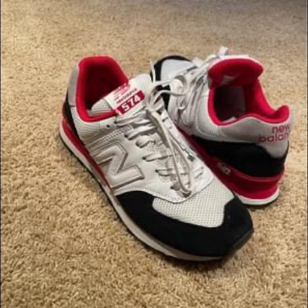 New Balance 574, Red and White, size 8